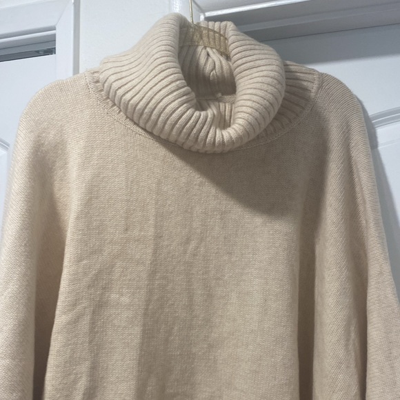 🆕 UGG Women's Jacey Wool Blend Turtleneck Poncho NWT - Picture 8 of 10